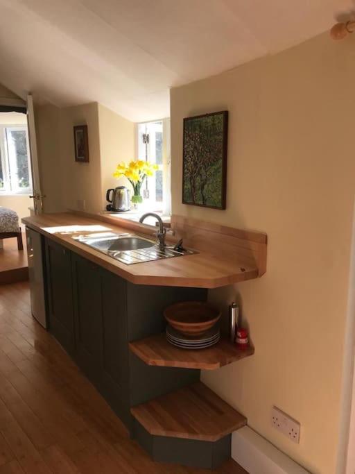Lyme Clifftop Hideaway 莱姆里吉斯 外观 照片